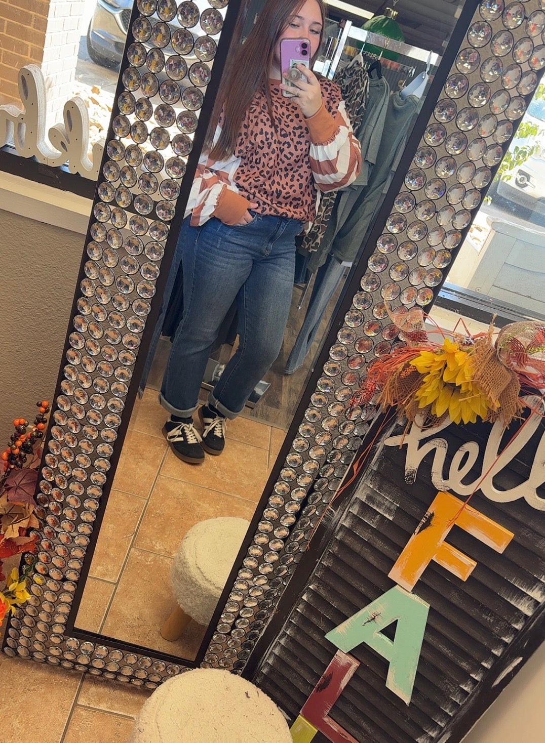 Leonard + Stripes ๐