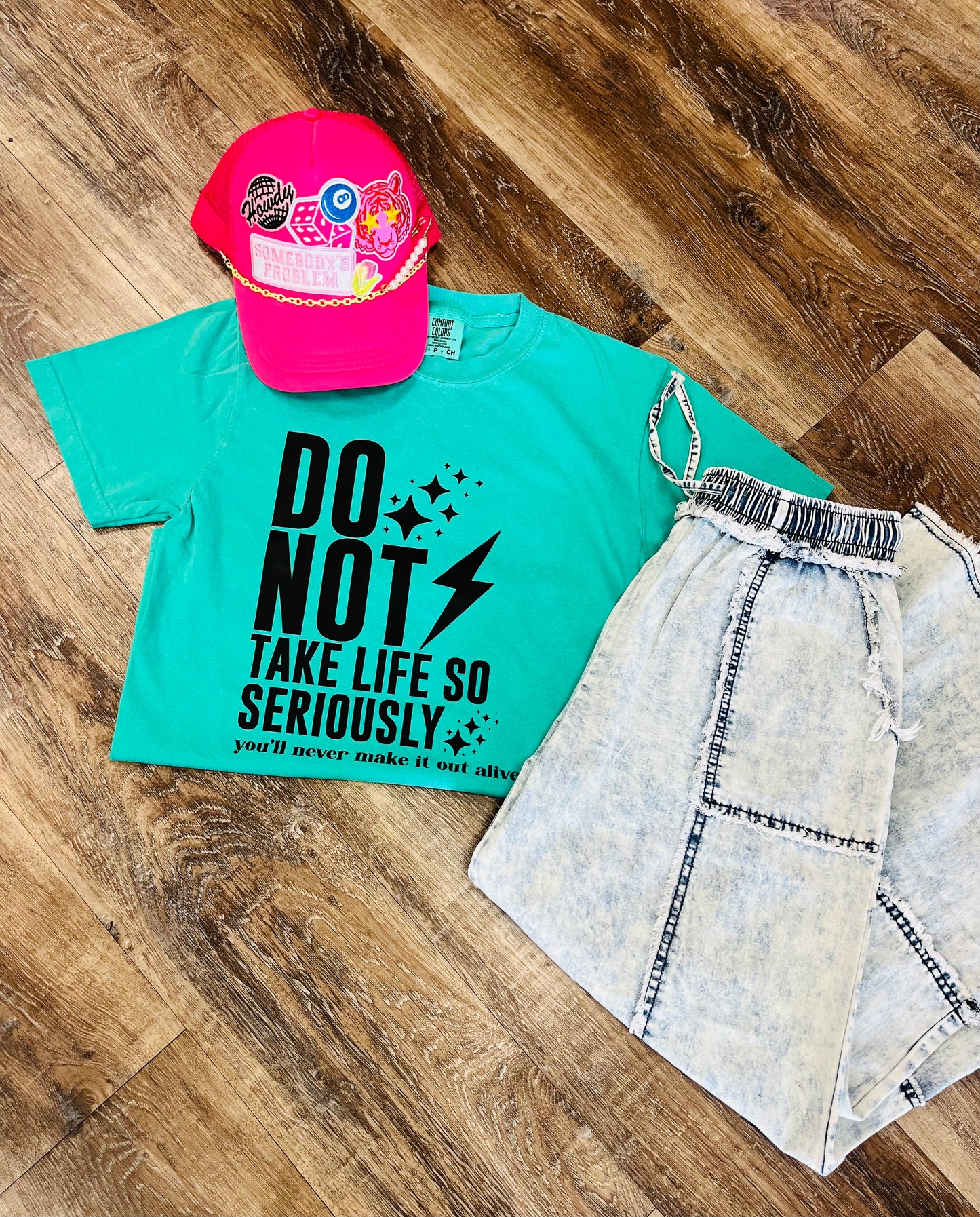 Make it out alive tee