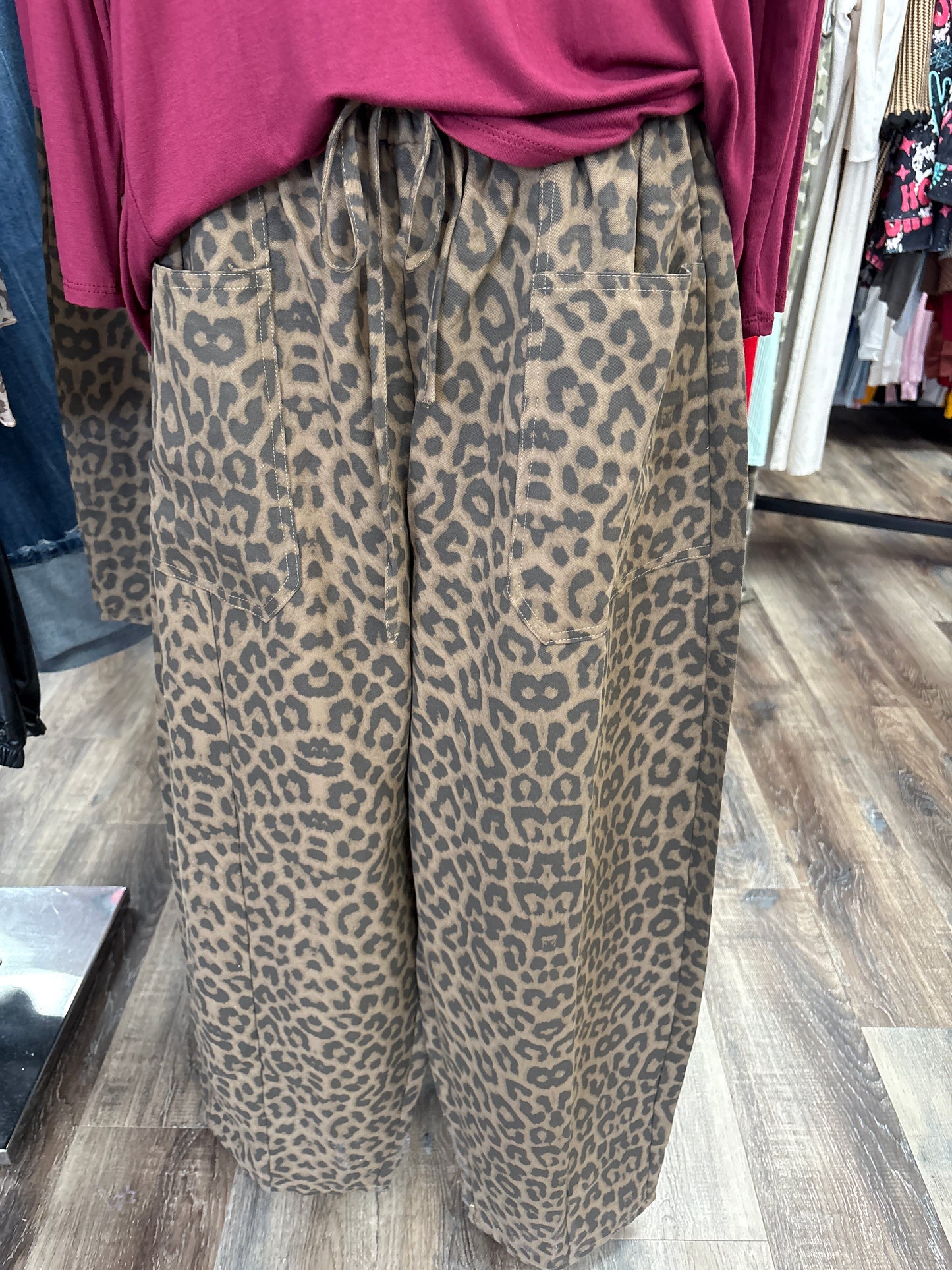 Leopard barrel pants