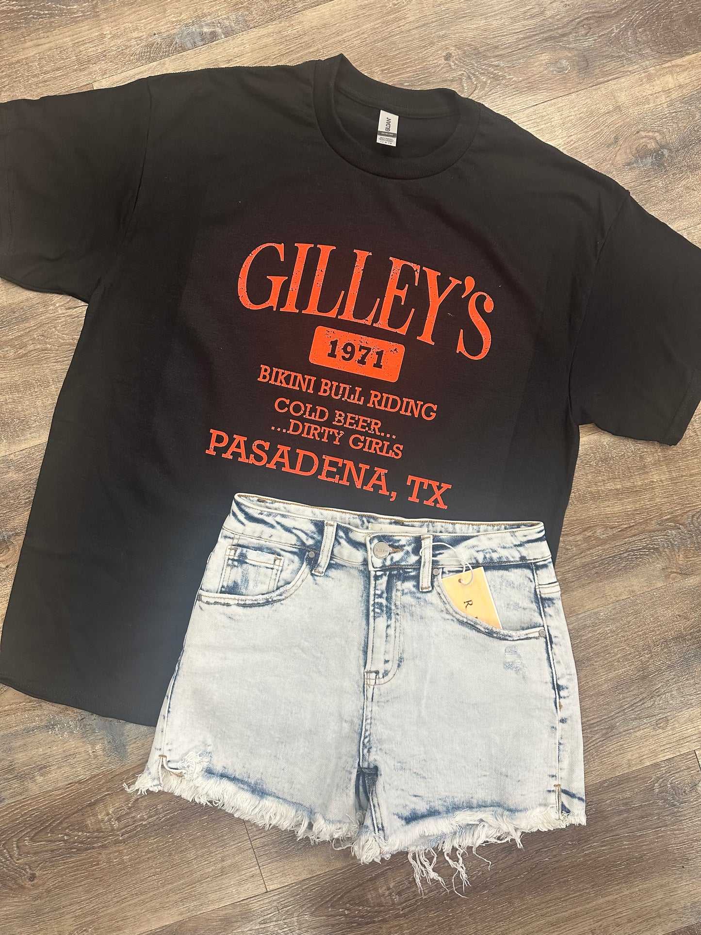 Gilleys Tee